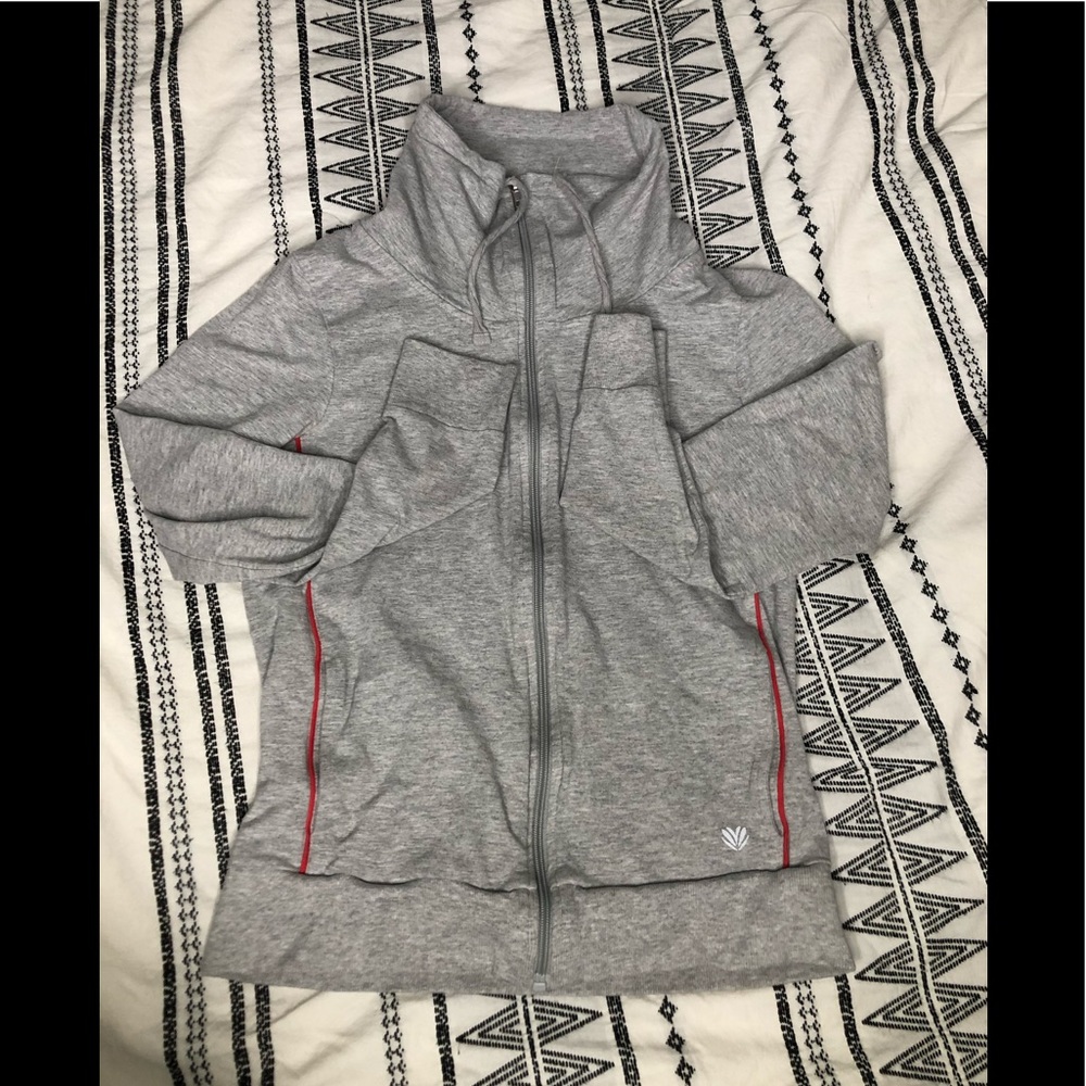 FOREVER 21: Grey Sweater